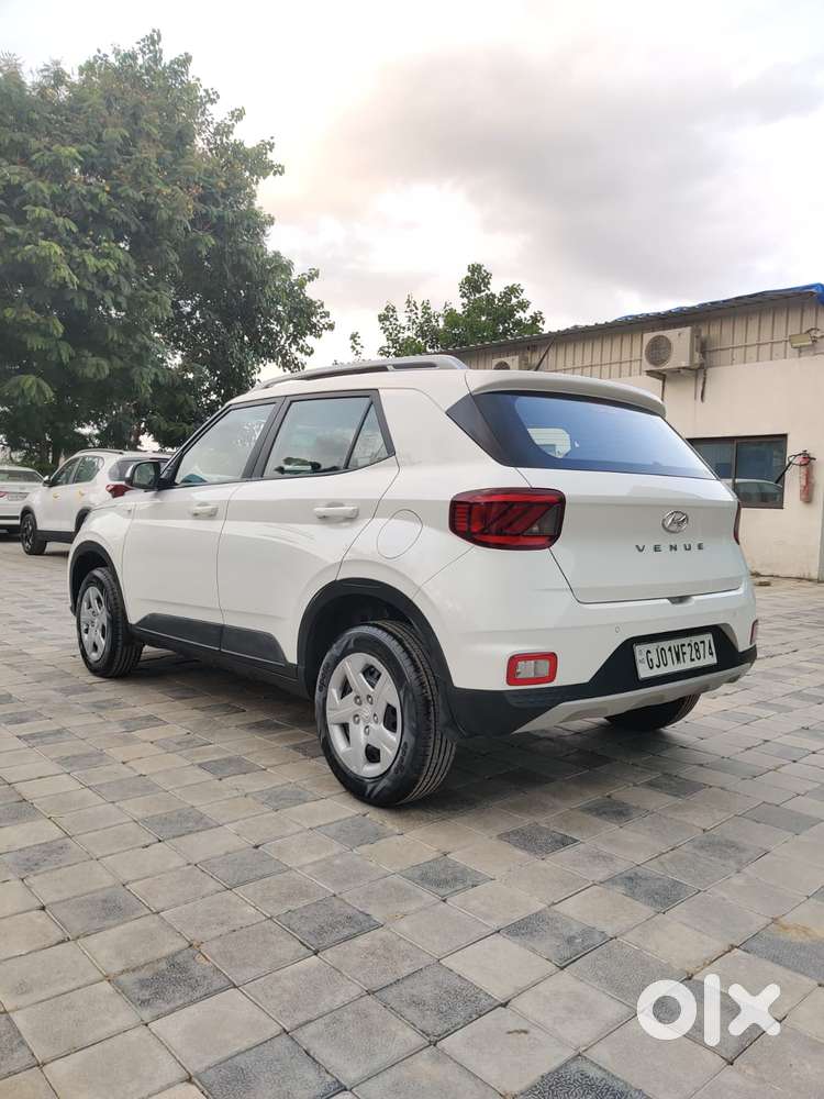 Hyundai Venue S 1.2 Petrol, 2022, Petrol