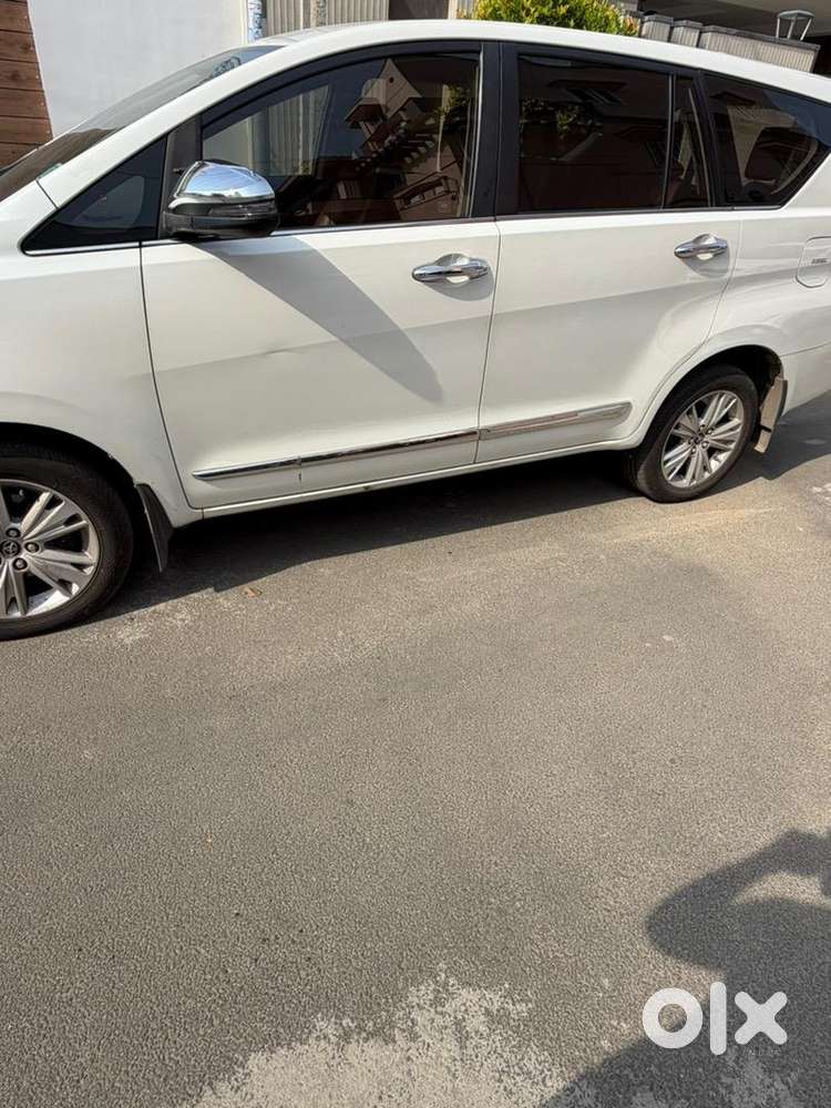 Innova Crysta Hycross Automatic 2.4 Zx