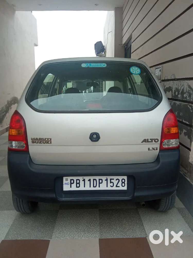 Model 2011 Petrol 37000 Km Driven All Paper Complet Passing 2030