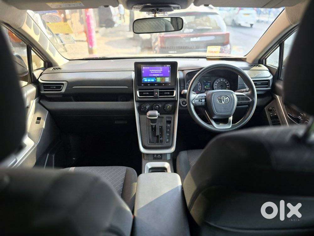 Toyota Innova Hycross 2.0 G-slf 8 Str, 2023, Petrol