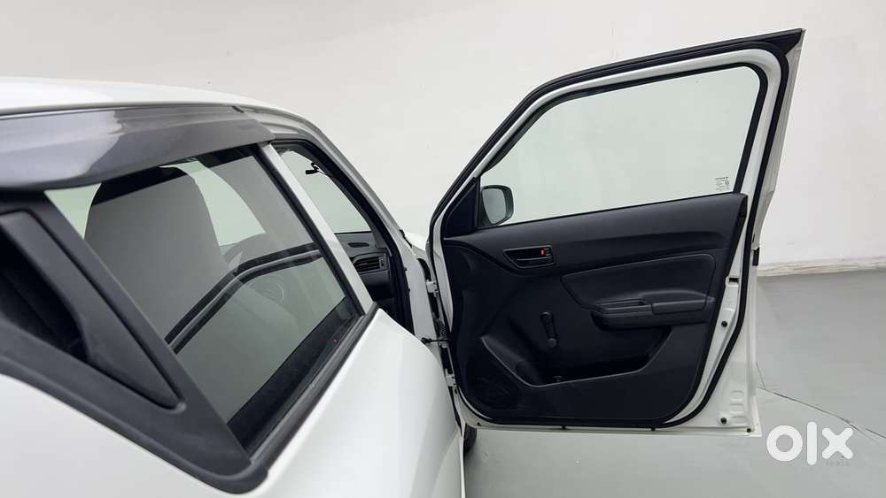 Maruti Suzuki Swift 1.3 Lxi, 2023, Petrol