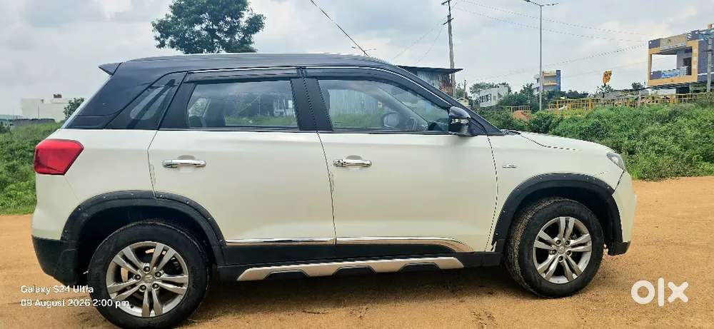 2017 Maruti Suzuki Brezza Zdi+ Dual Tone