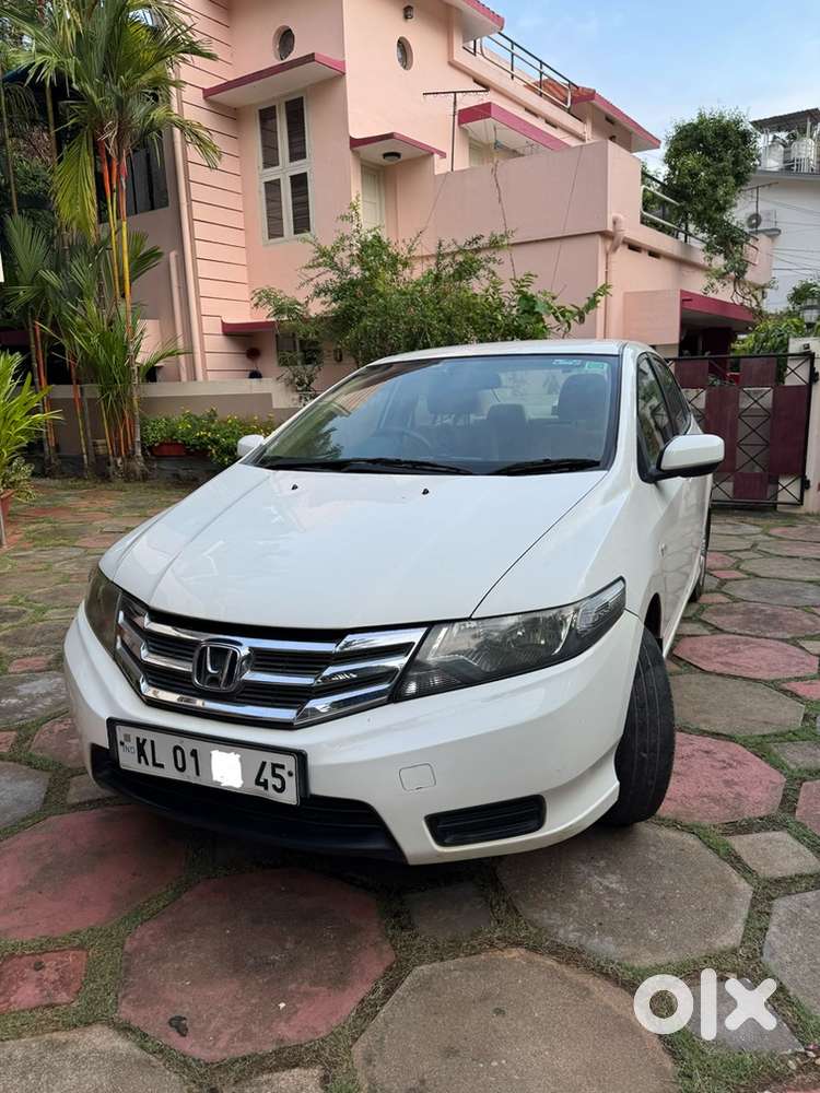 Honda City 1.5 Smt (2013) – 77,077 Km  Pristine Condition