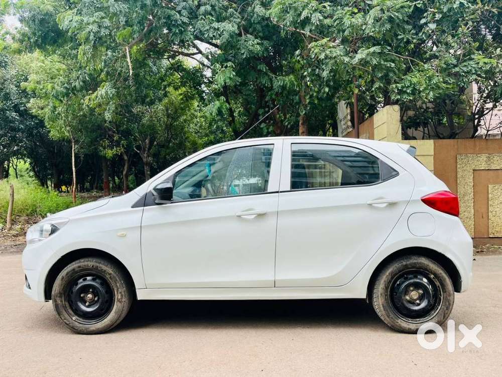 Tata Tiago 1.2 Revotron Xt (o), 2016, Petrol