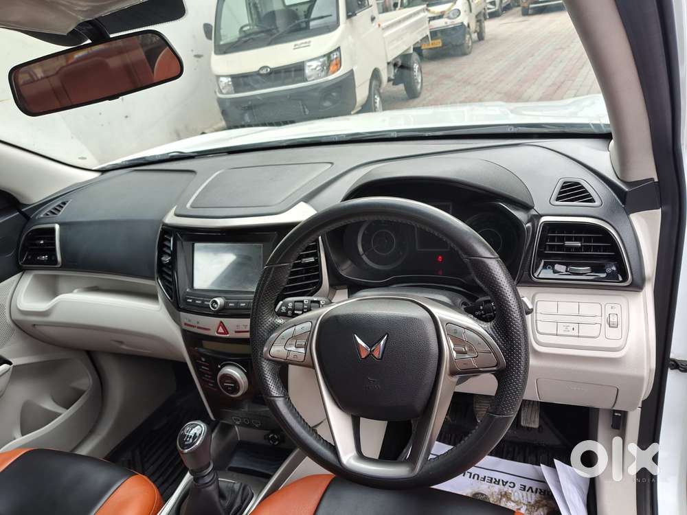 Mahindra Xuv300 W8, 2023, Petrol