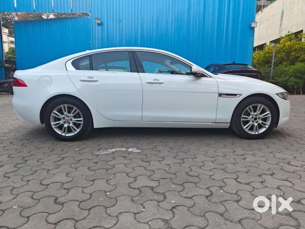 Jaguar Xe Portfolio, 2016, Petrol