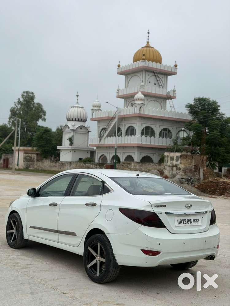 Hyundai Fluidic Verna 2012