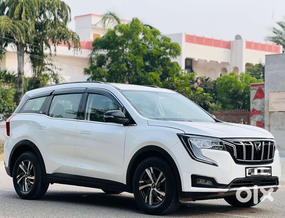 Mahindra Xuv700 2.2 Ax 5 Diesel At 7 Str, 2023, Petrol