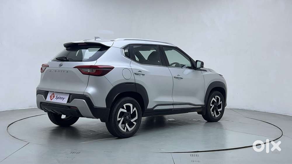 Nissan Magnite 1.0 Xv Premium, 2022, Petrol