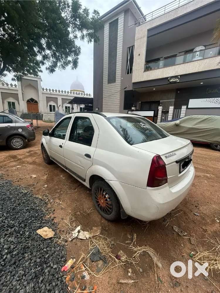 Mahindra Verito 1.5 D2 2012