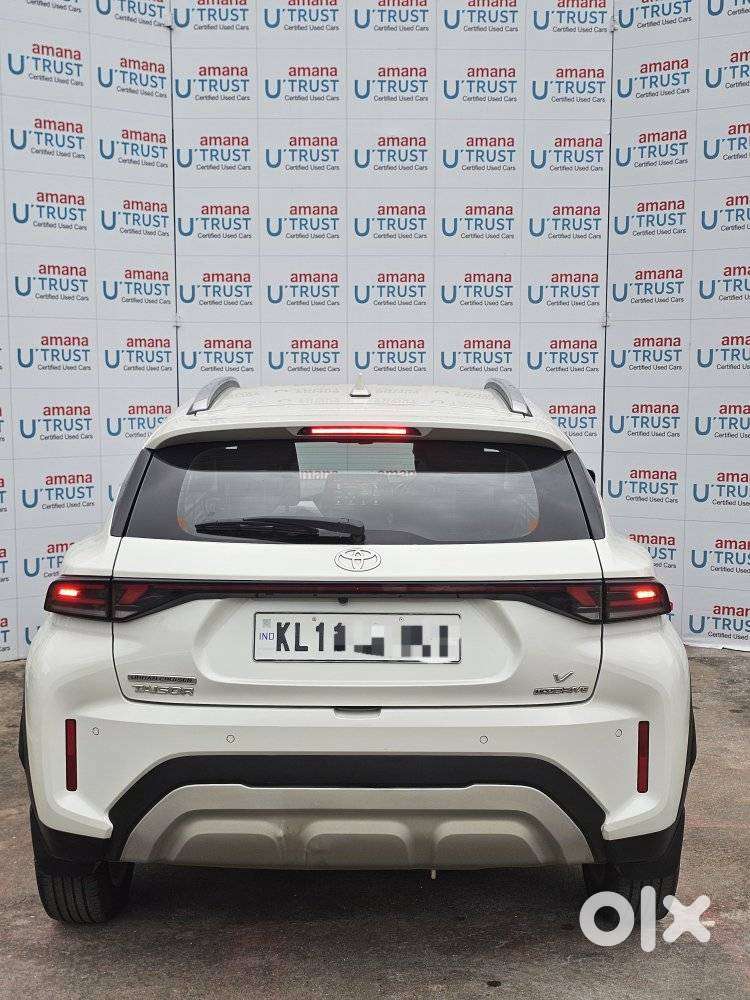 Toyota Urban Cruiser Taisor V 1.0 Petrol At, 2024