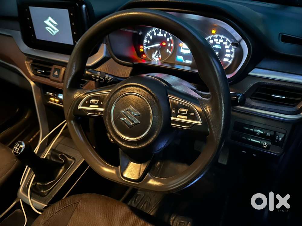 Maruti Brezza Zxi 2023 With Sunroof