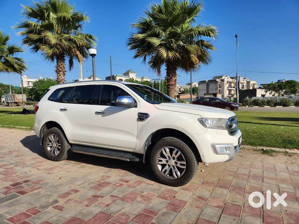 Ford Endeavour Titanium 4x4 At