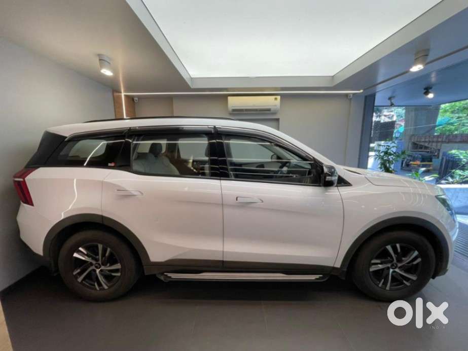 Mahindra Xuv700 2.0 Ax 5 Petrol At Str, 2024, Petrol