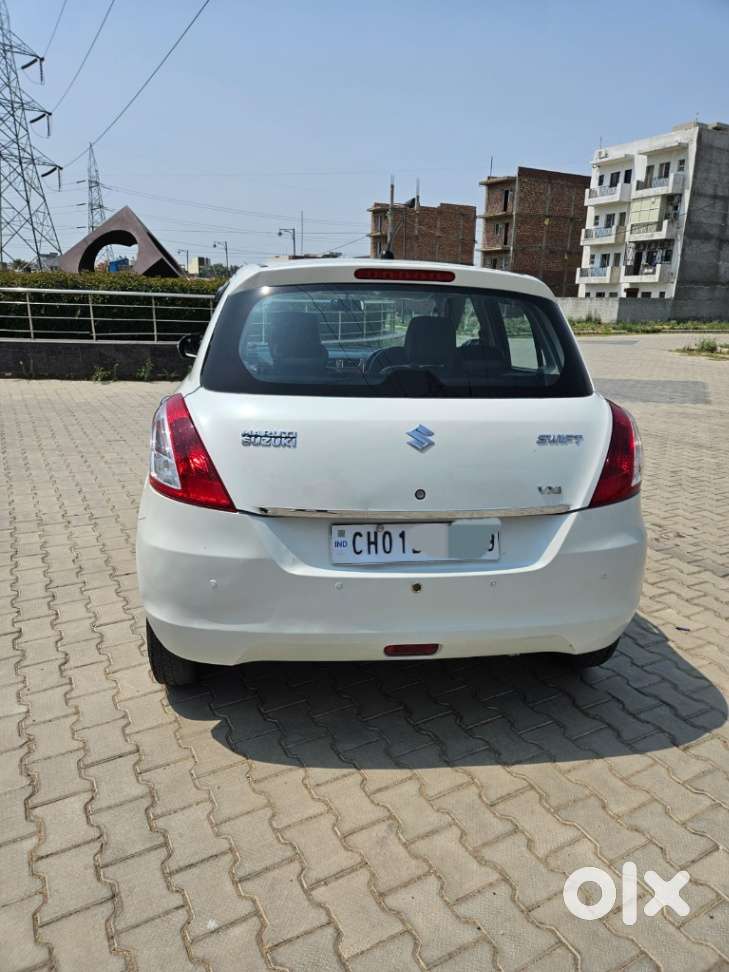 Maruti Suzuki Swift 2018 Amt Vxi, 2017, Petrol
