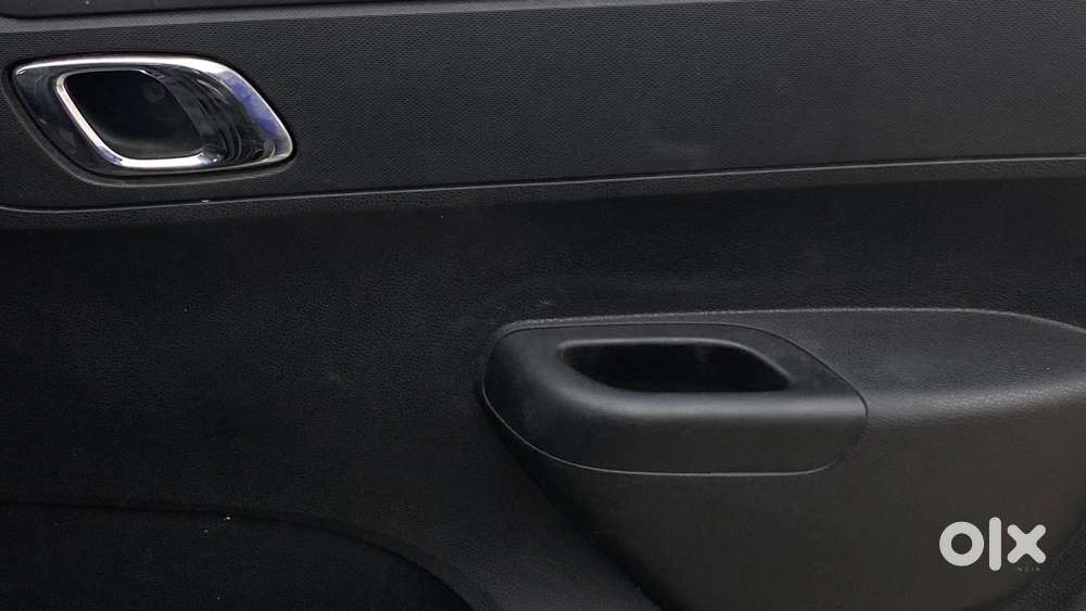 Renault Kwid 2019-ongoing 1.0 Rxt Amt (o), 2020, Petrol