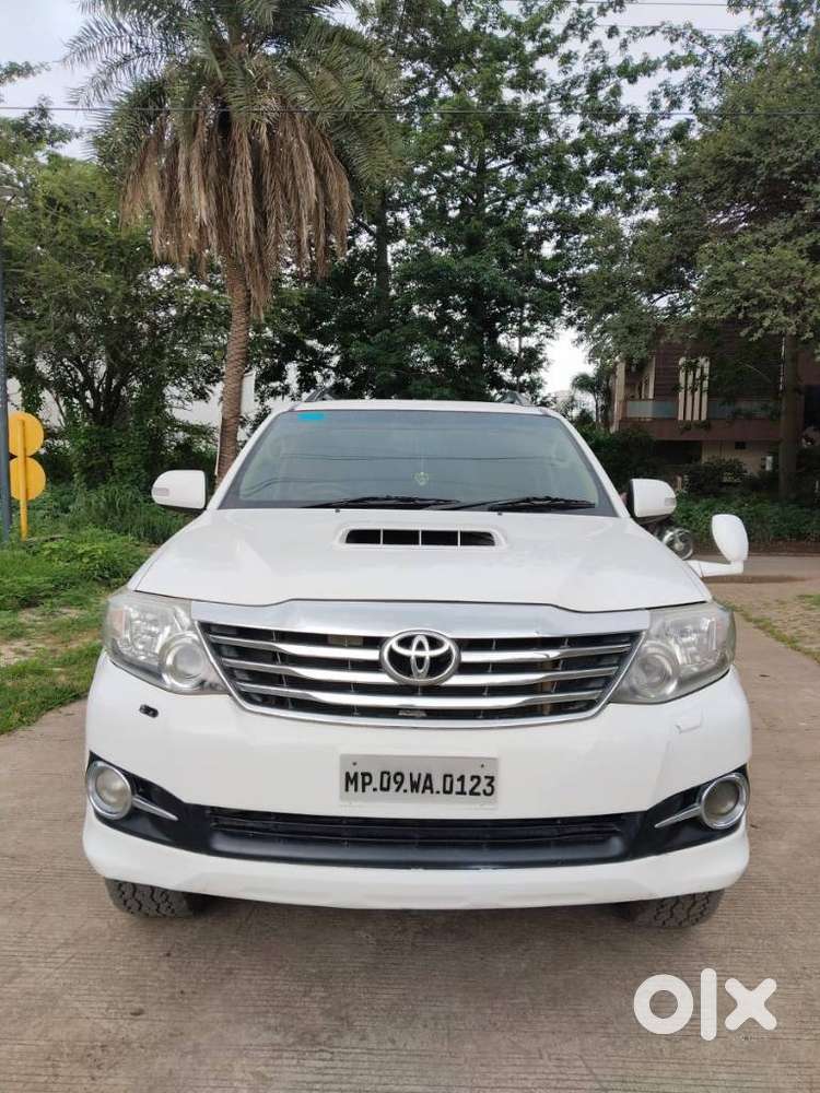 Toyota Fortuner 4x2 Manual, 2016, Diesel