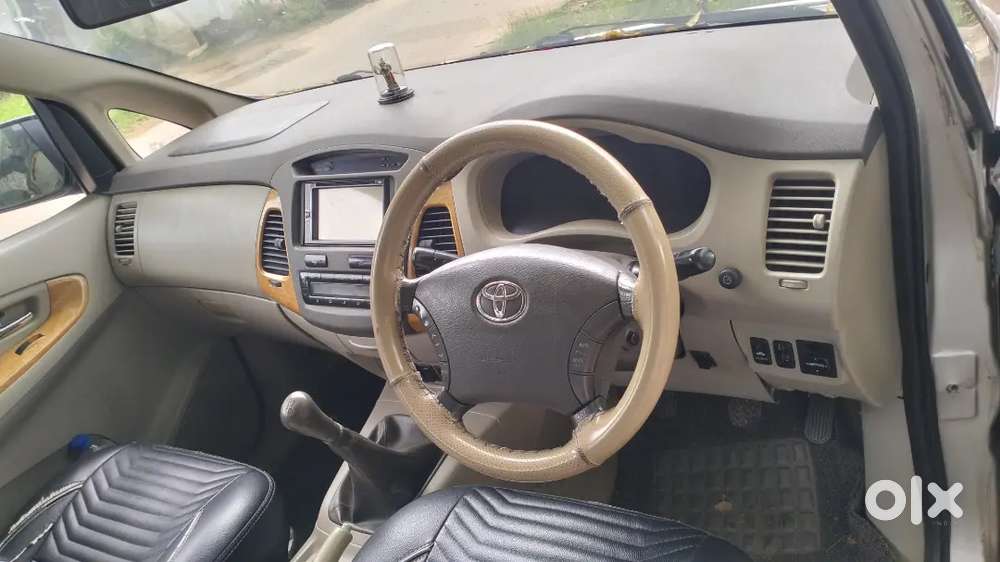Toyota Innova 2012