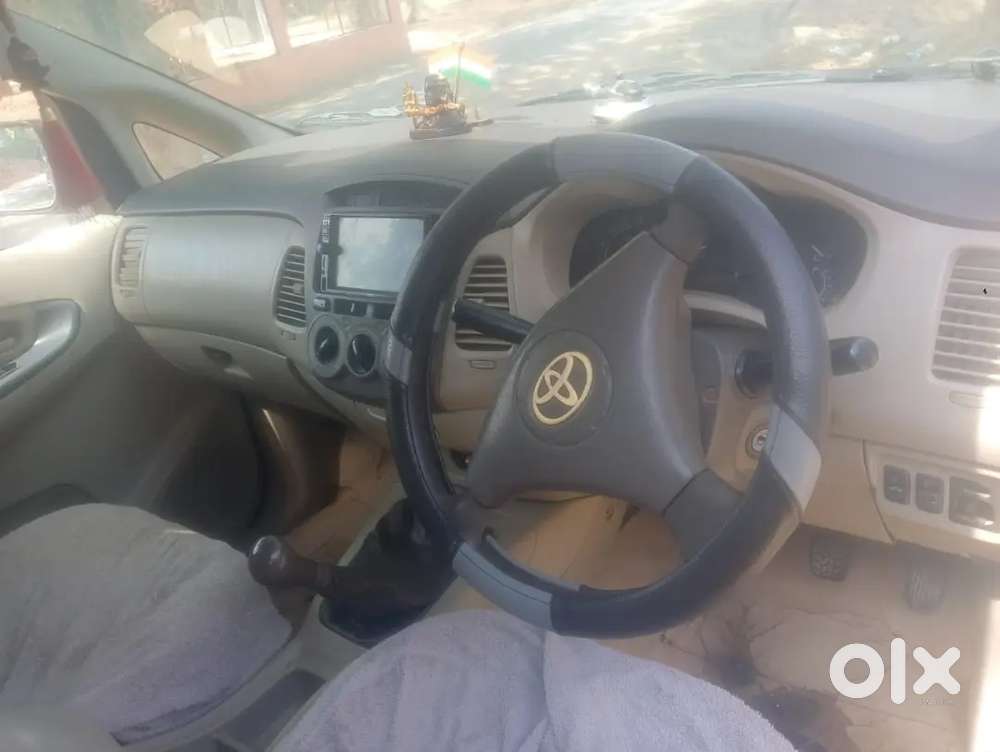Innova Top Model 7seatr Car