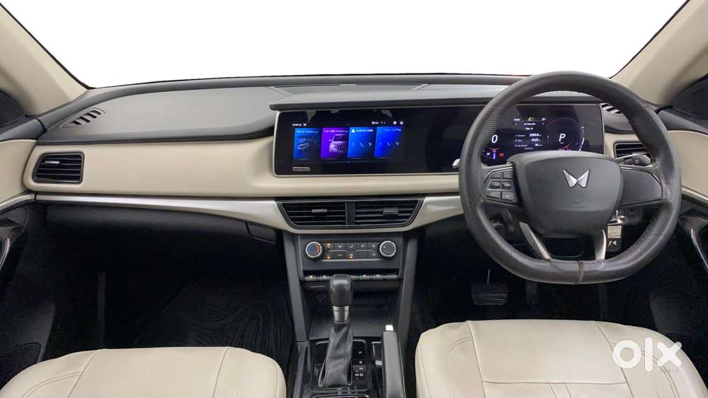 Mahindra Xuv700 2.0 Ax 5 Petrol At Str, 2022, Petrol