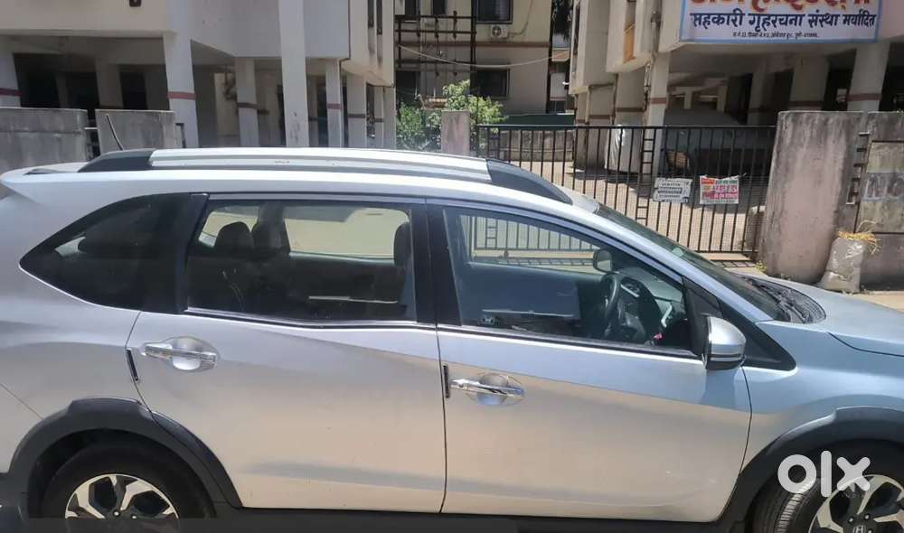 Family Car 7 Seater Good Condition With New Cng Used Only 1yrs