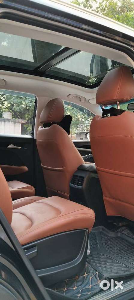 Mg Hector Plus Sharp Pro Blackstorm 1.5 Turbo Petrol Cvt 7 Str, 2022..