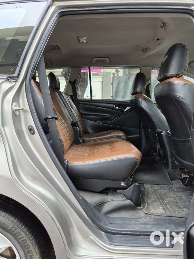 2020 Innova Crysta Auto 93000 Km With Service Record