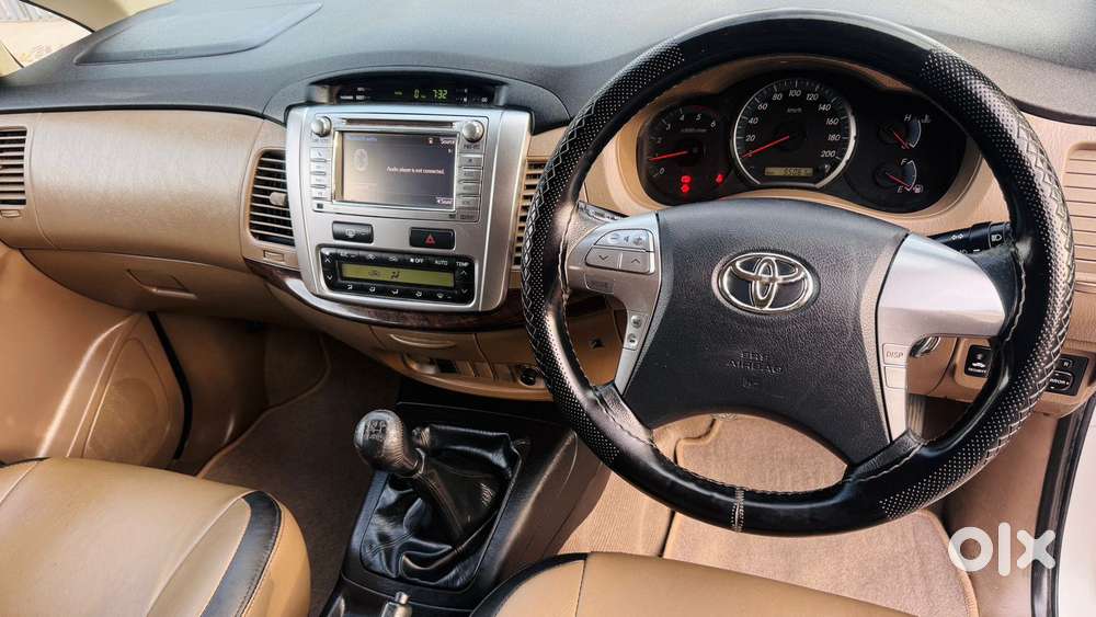 Toyota Innova 2009-2011 2.5 E 7 Str, 2016, Diesel