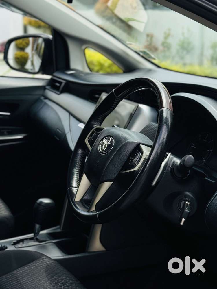 Toyota Innova Crysta 2.8 Gx At 8s, 2016, Diesel