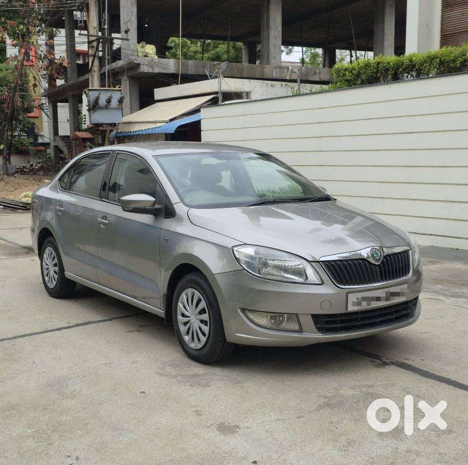 Skoda Rapid 1.6 Mpi Ambition, 2012, Petrol