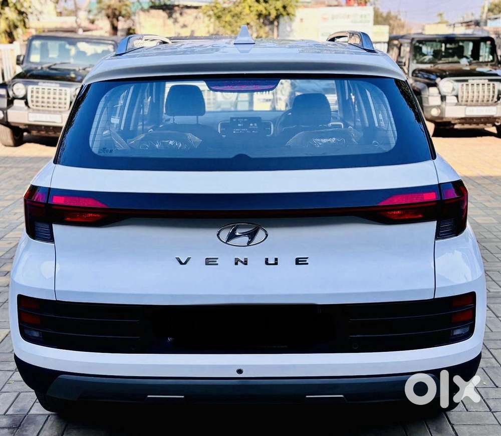 Hyundai Venue S (o) 1.0 Turbo Mt, 2024, Petrol