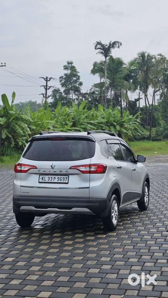 Renault Triber Rxt, 2023, Petrol