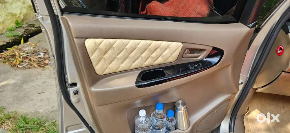 Toyota Innova 2015 Diesel Manual 283000 Km Driven
