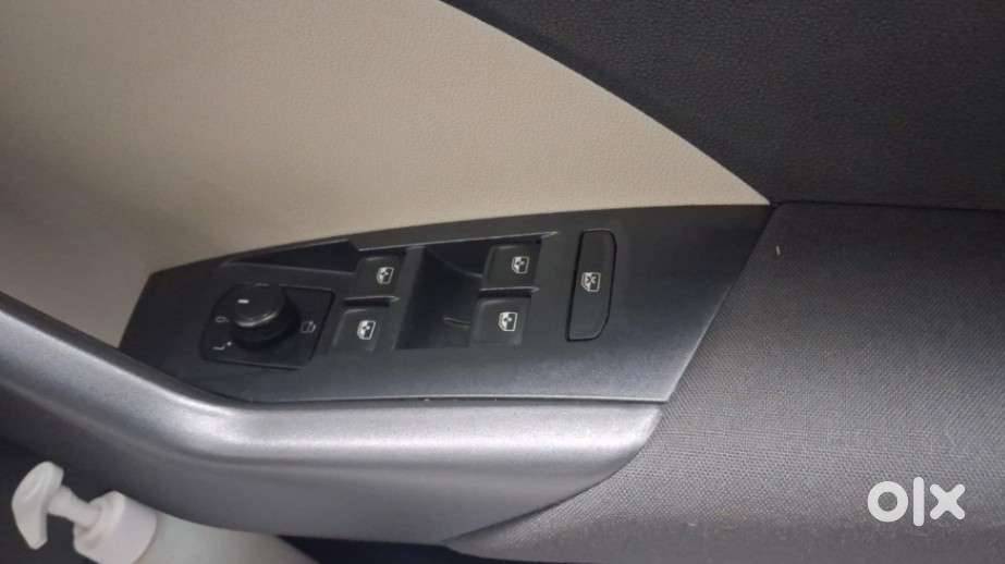 Volkswagen Taigun 1.0 Tsi Highline At, 2022, Petrol