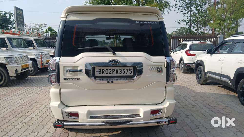 Mahindra Scorpio S6 Plus, 2017
