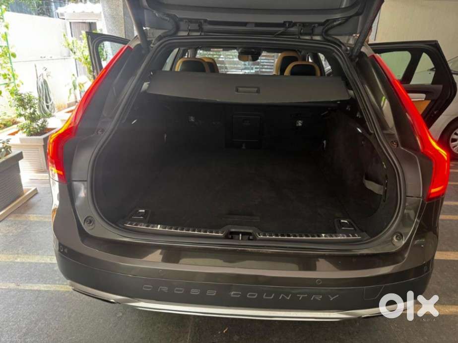 Volvo V90 Cross Country D5 Inscription, 2018, Diesel