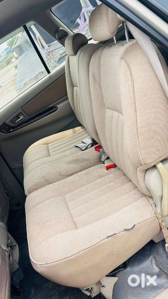 Toyota Innova 2.5 V 8 Str, 2013, Diesel