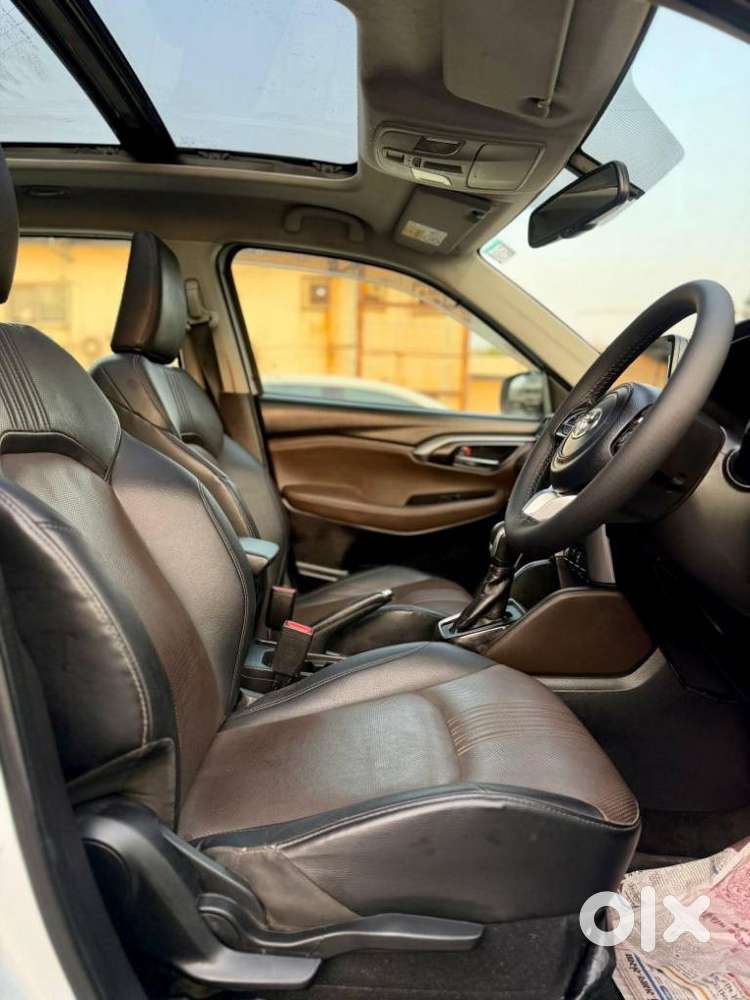 Toyota Urban Cruiser Hyryder 1.5 V Hybrid, 2023, Petrol