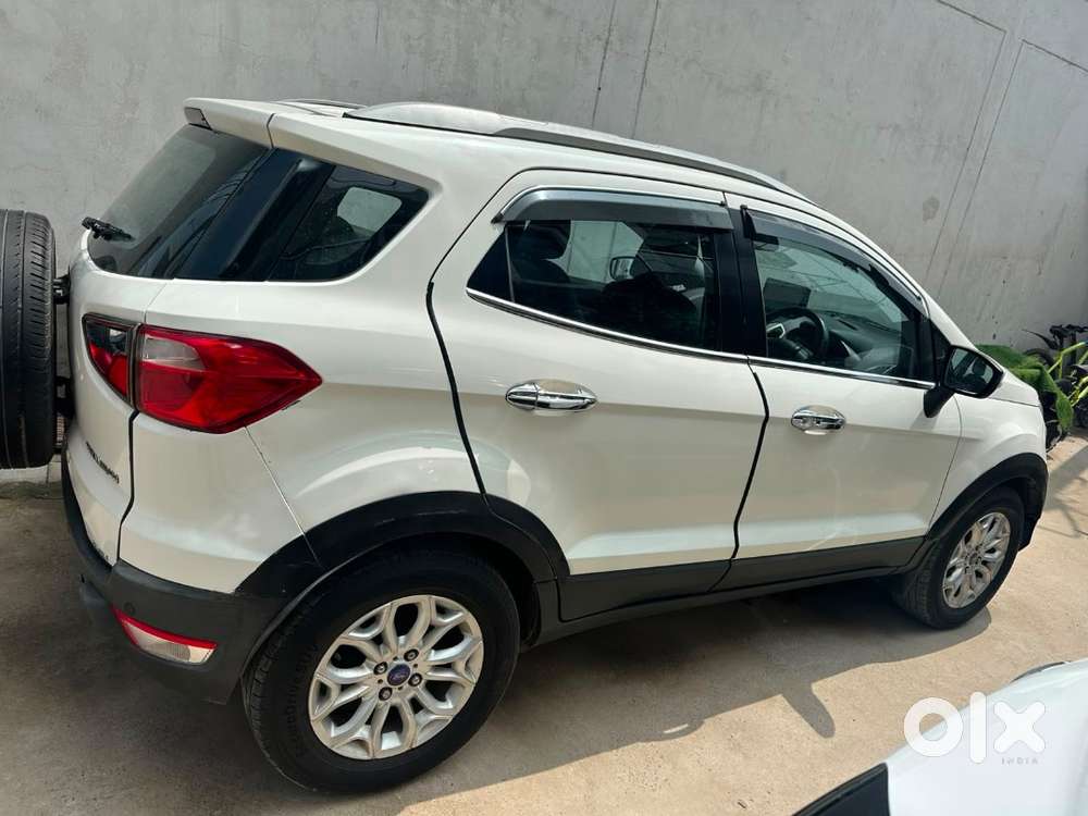 Ford Ecosport Titanium 2016 Automatic With Retrofitted Cng- Loveto Kit