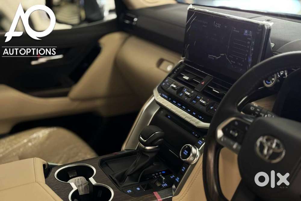 Toyota Land Cruiser Zx Petrol, 2026, Petrol