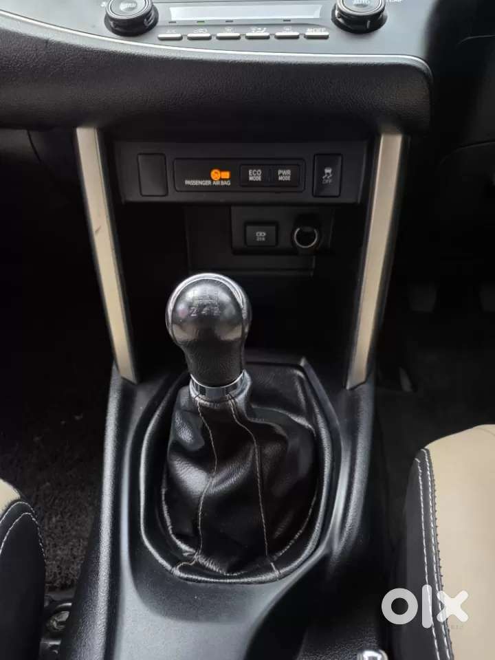 Toyota Innova Crysta [2020-ongoing] 2.4 Vx 8 Str, 2021, Diesel