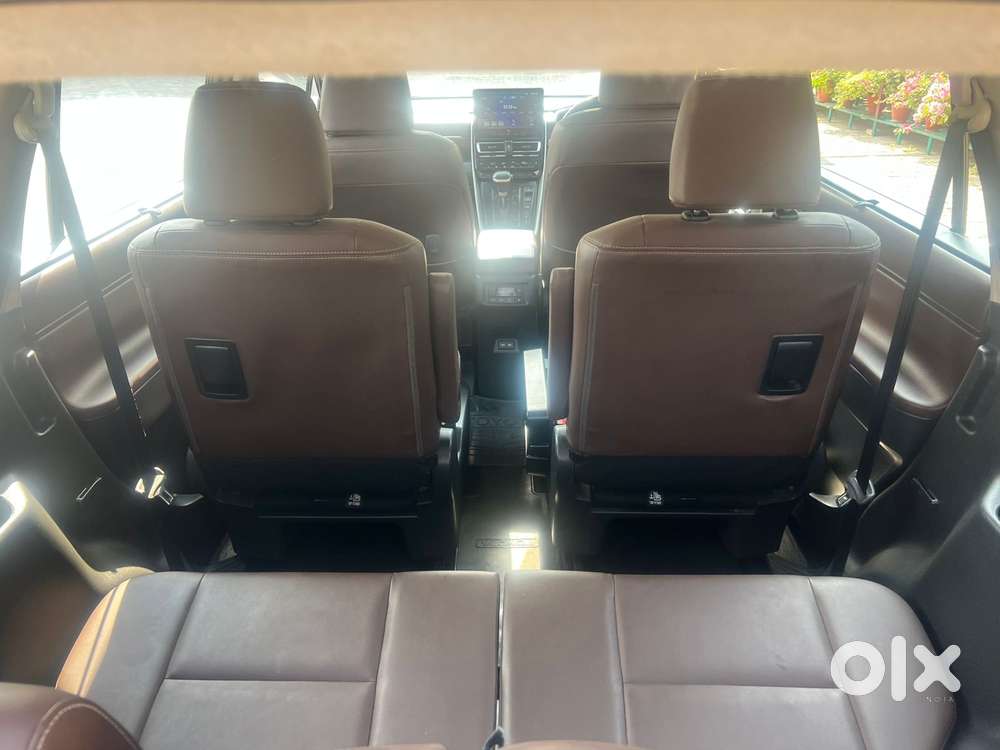 Toyota Innova Hycross 2.0 Zx (o) Hybrid 7 Str, 2023, Petrol