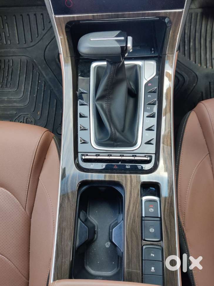 Mg Hector Plus Savvy Pro 1.5 Turbo Petrol Cvt 6 Str, 2023, Petrol