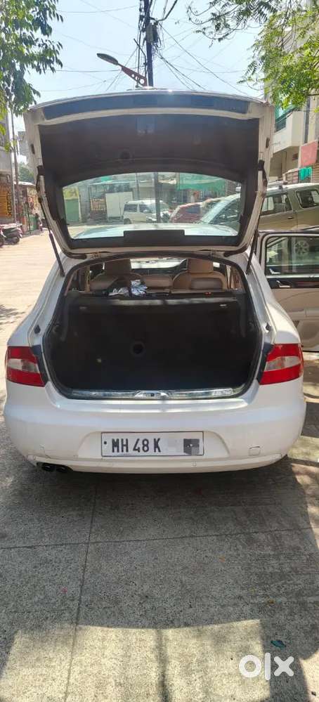 Skoda Superb 2011 Diesel 186000 Km Driven