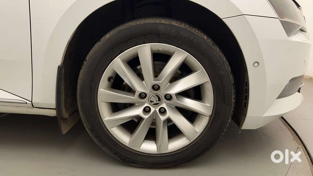 Skoda Superb Lk 1.8 Tsi At, 2019, Petrol