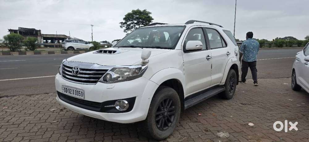 Toyota Fortuner 4x2 Manual, 2015, Diesel