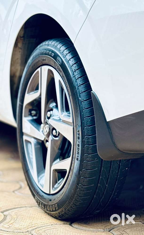 Hyundai Aura Sx Manual, 2025, Cng & Hybrids