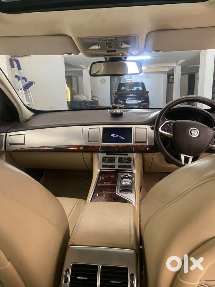 Jaguar Xf 2013 Diesel 106500 Km Driven