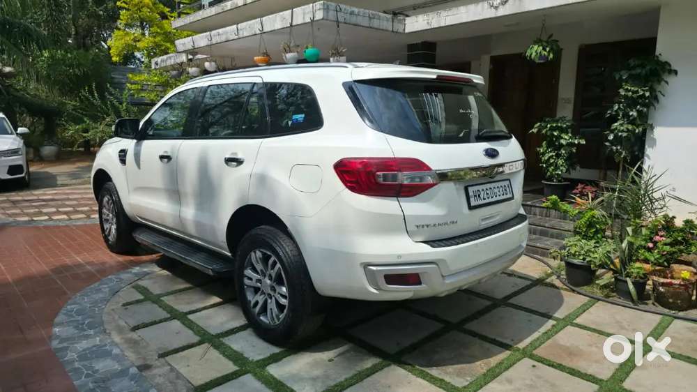 Hr 26 Ford Endeavour 2017 Titanium 3.2 Full Showroom Record