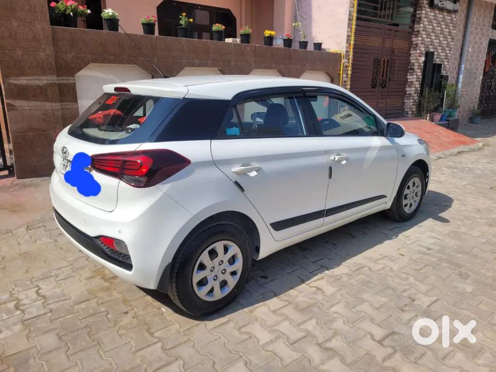 Brand New Car, Like Showroom Piece